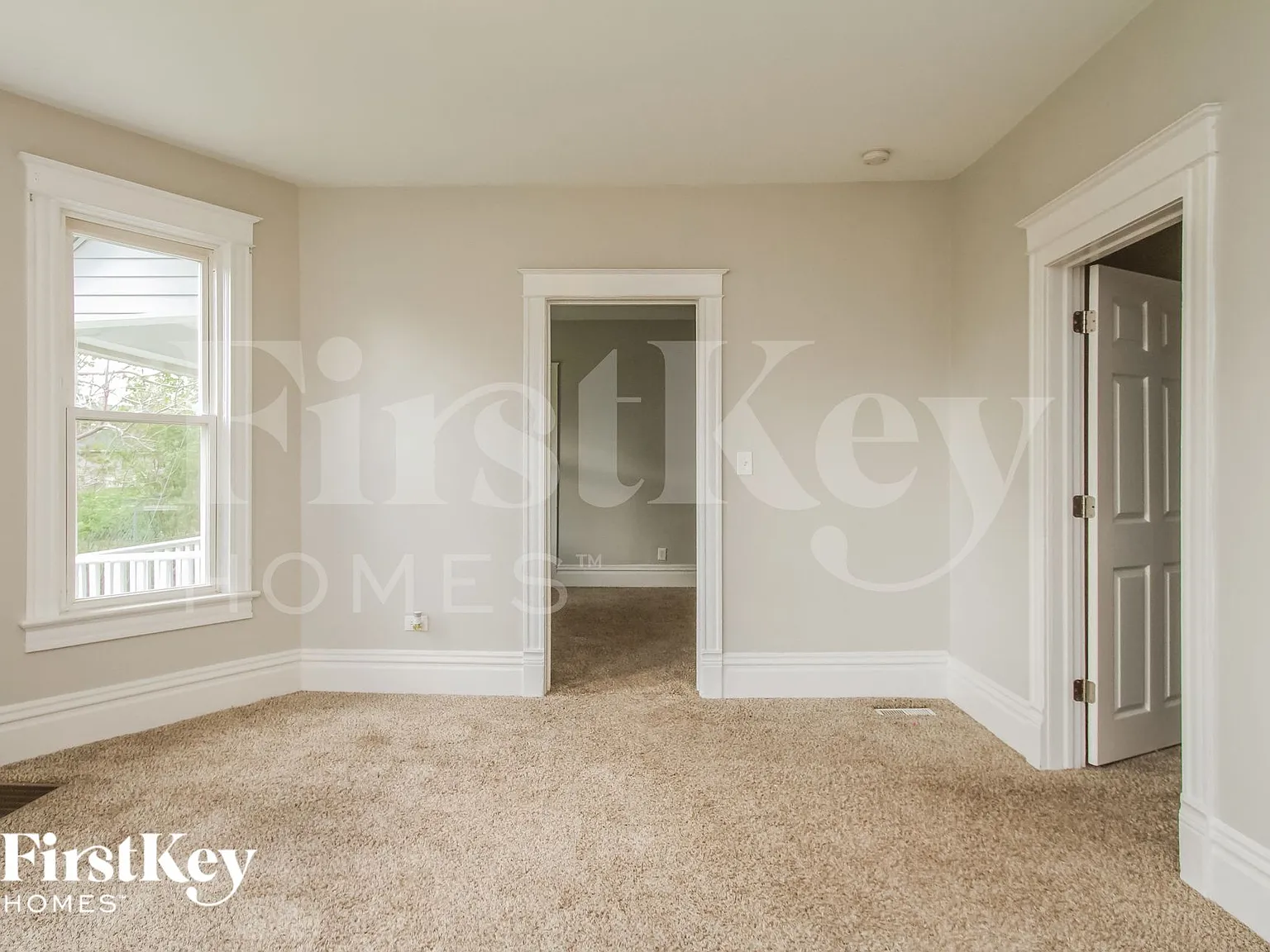 5 bed, 2.0 bath, 1610 sqft, $2,355 — Photo 3