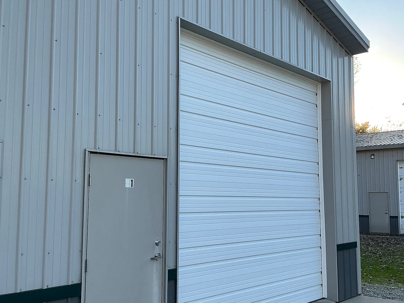 Studio, 800 sqft, $350 — Photo 1