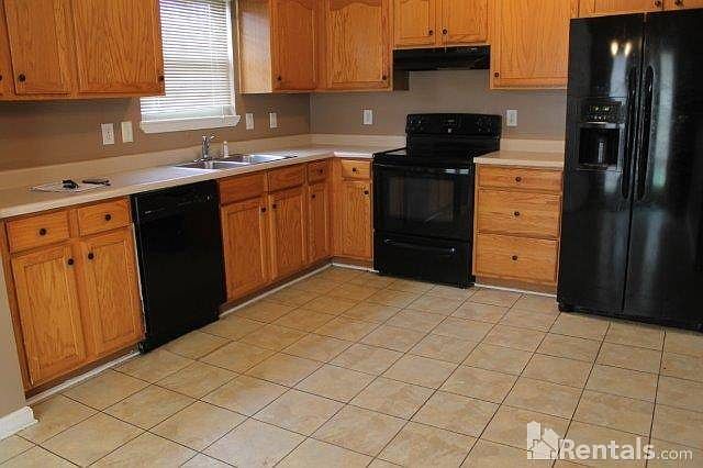 2nd image of 1116 Pebble Creek Dr