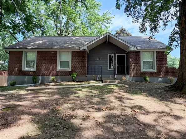 201 SE Princeton Pl, Blue Springs, MO 64014