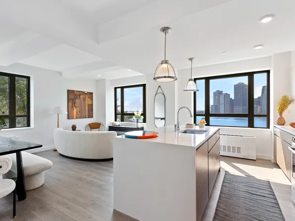 128 Columbia Heights image 1 of 16