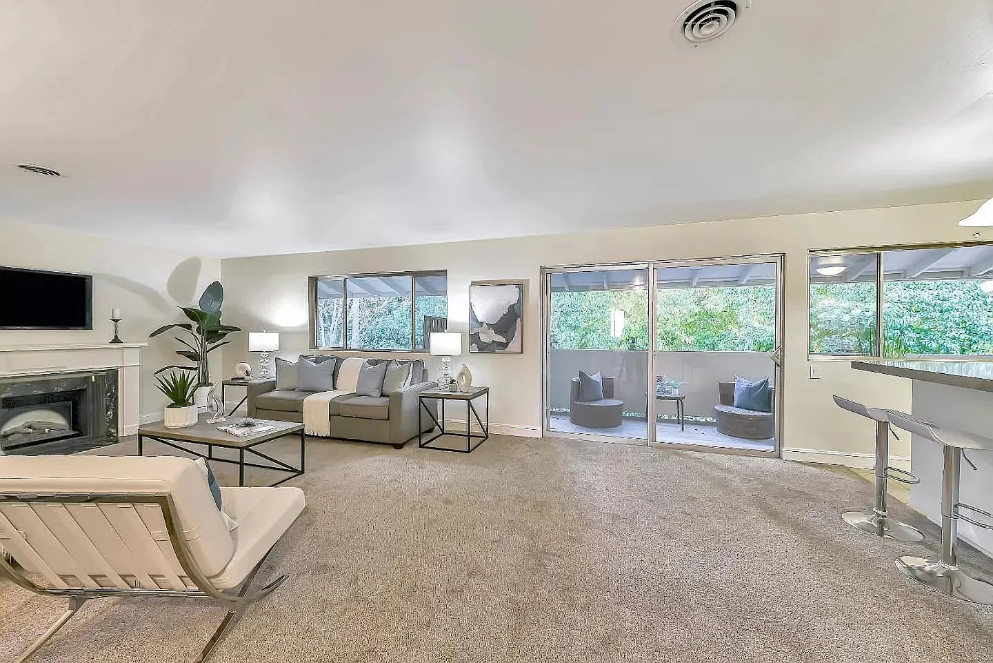 2 bed, 1368 sqft, $4,125 — Photo 4