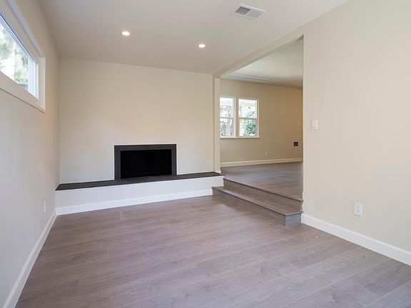 5th image of 3637 Barry Ave