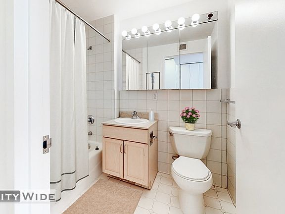 4th image of 340 E 29th St APT 2I