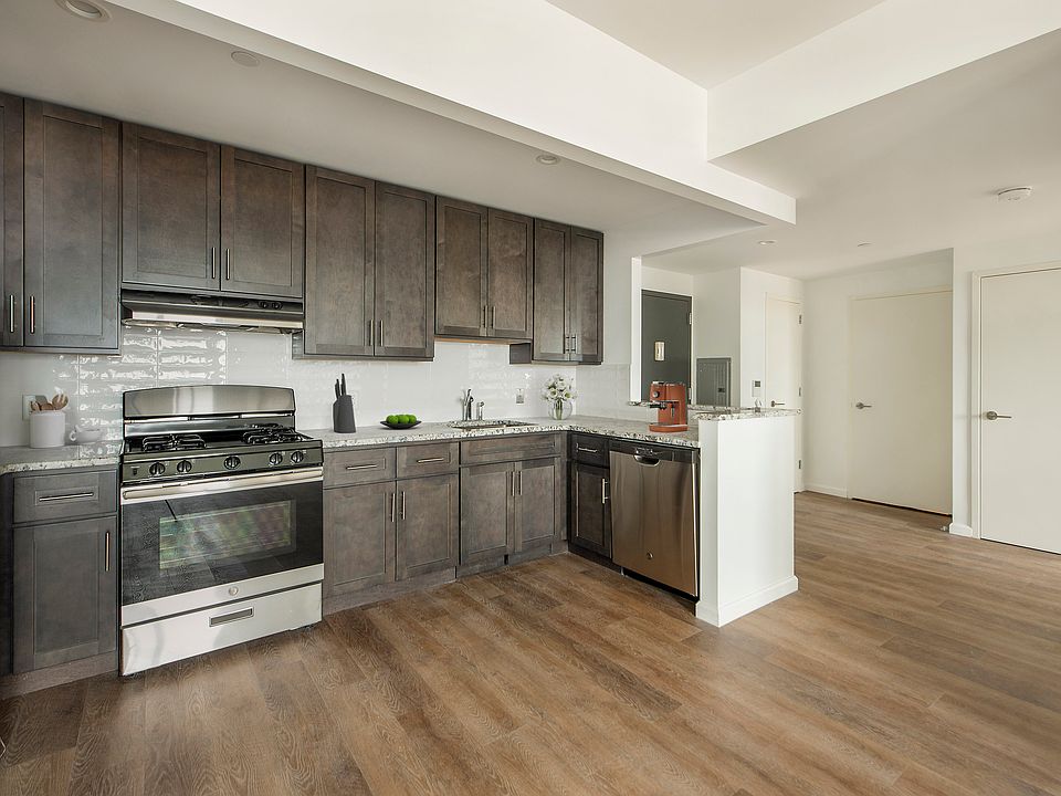 1st image of 230 W 126th St APT 21G