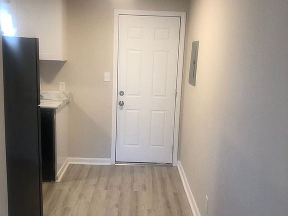 2nd image of 800 S Crutcher Ave #10825819