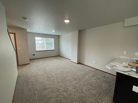 3rd image of 4323 S Puget Sound Ave