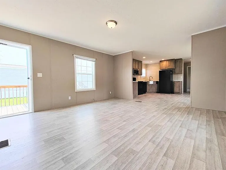 321 Dawn Ln — Photo 2