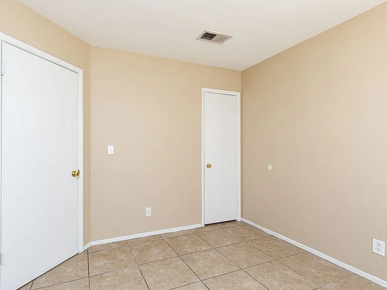 8348 Granite Peak Ct — Photo 16