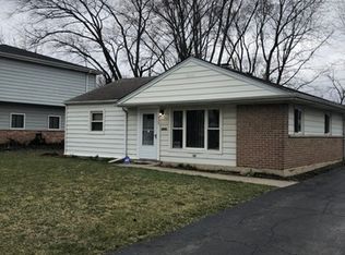 325 Blackhawk Dr, Park Forest, IL