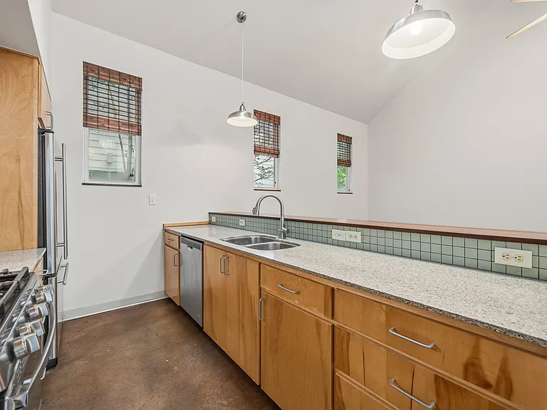 2214 Iva Ln #B — Photo 14