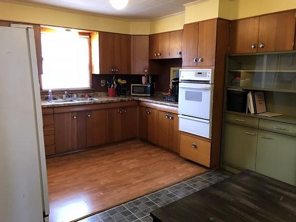 5th image of 1109 S Lawn Dr