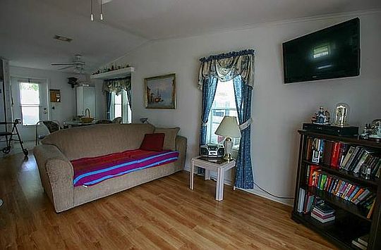 3rd image of 36111 Citrus Blvd