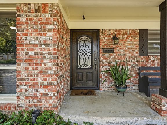2nd image of 5709 Starlight Dr
