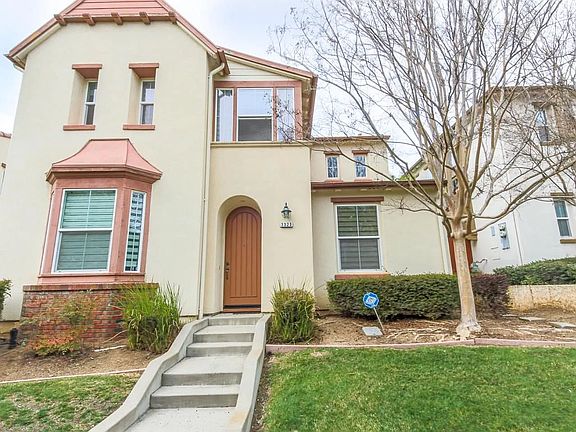 3rd image of 3323 Bastille Ct