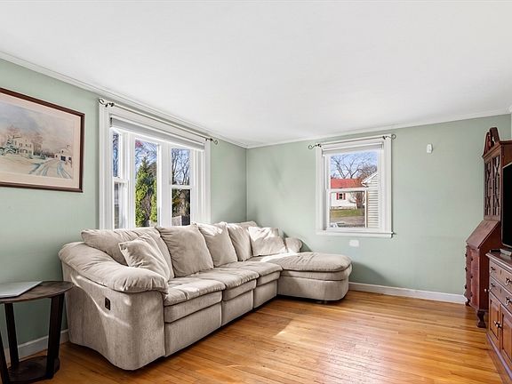 4th image of 35 Macarthur Rd