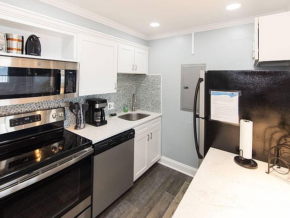 4th image of 303 Atlantic Ave APT 705