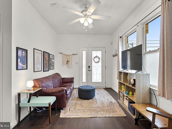 3rd image of 4801 Decatur St