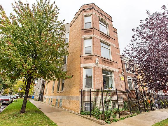 3rd image of 1657 N Maplewood Ave #Ch1r