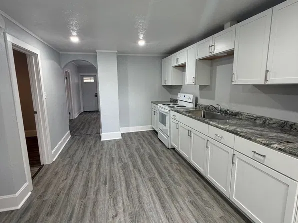 311 S 9th St, Escanaba, MI 49829