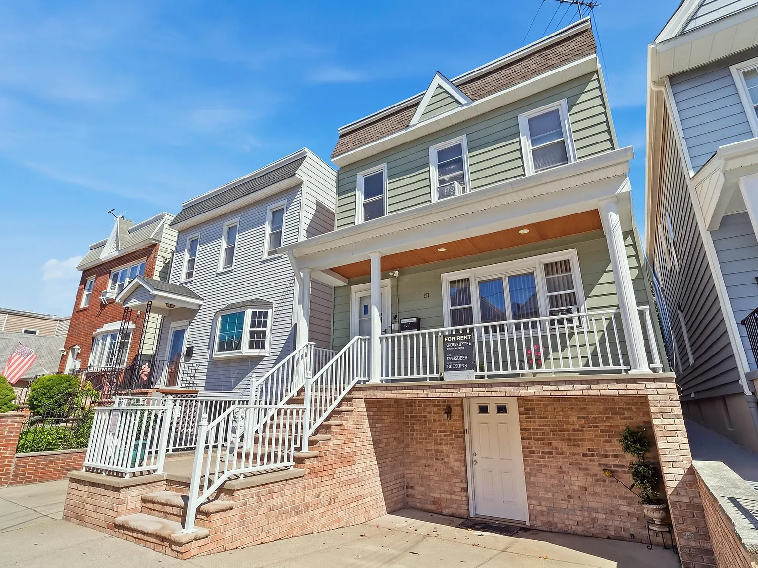 2 bed, 1.0 bath, 700 sqft, $2,500 — Photo 2