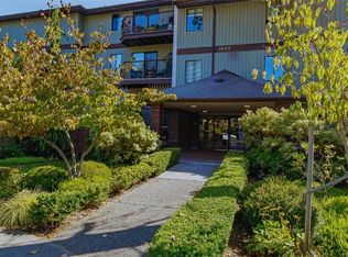 Chestnut Grove, Victoria, BC V8R 1L4