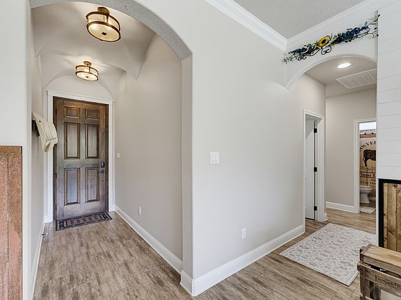 4th image of 2807 Sky Harbour Dr