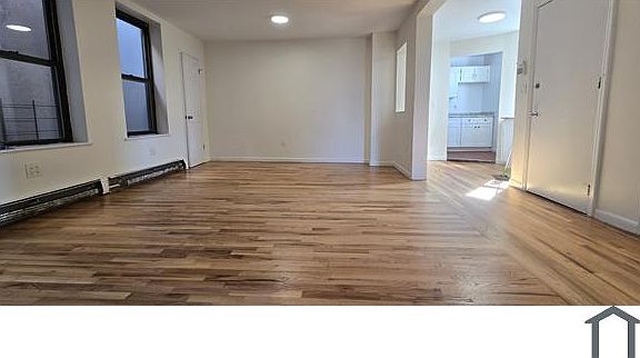 2nd image of 9517 Rockaway Beach Blvd #2