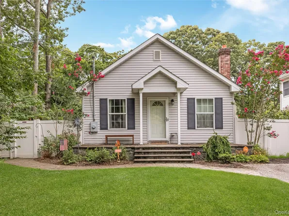 393 W End Avenue, Shirley, NY 11967
