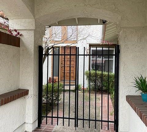 5th image of 335 Live Oak Dr