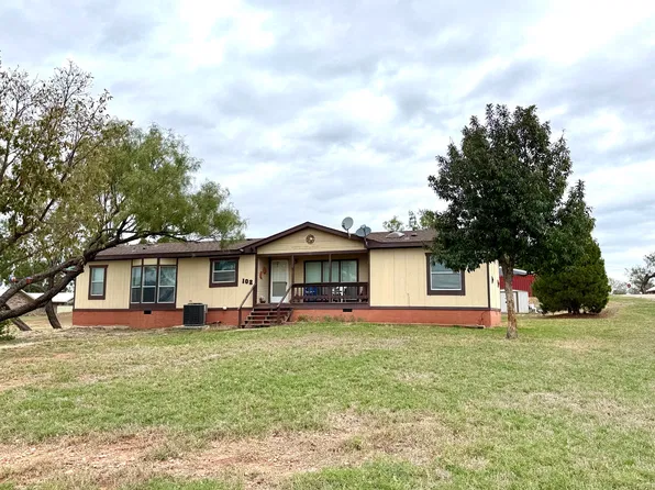 102 W 4th St, Robert Lee, TX 76945