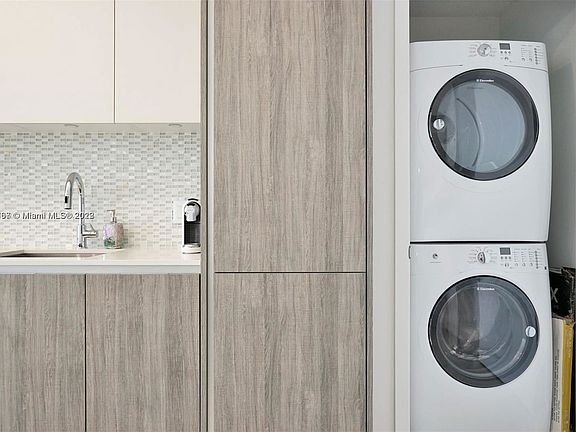 5th image of 2900 NE 7th Ave Unit 2806