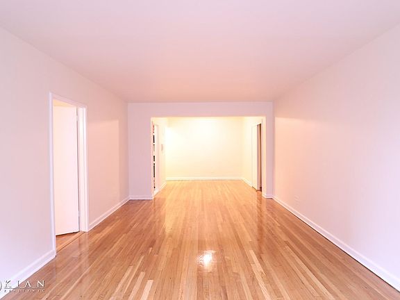 3rd image of 3415 Parsons Blvd APT 4F