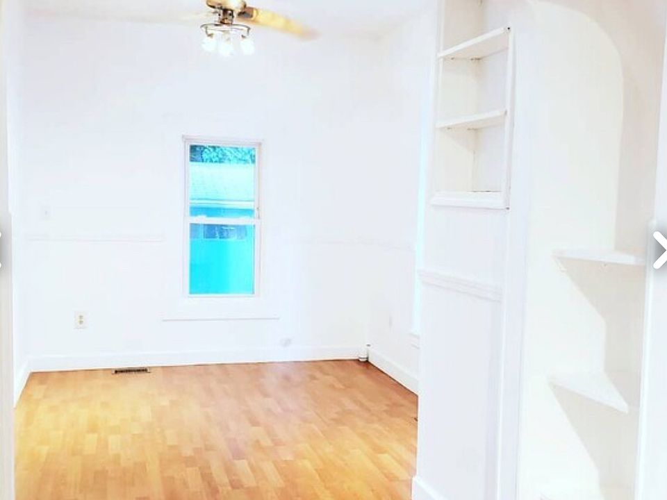 1st image of 3871 W 42nd St