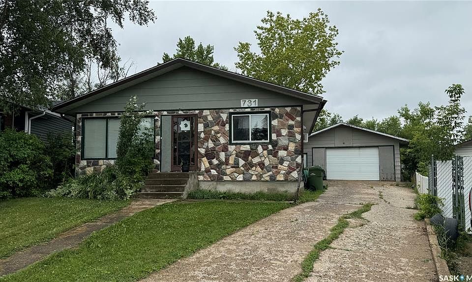 1st image of 731 McCraney Cres