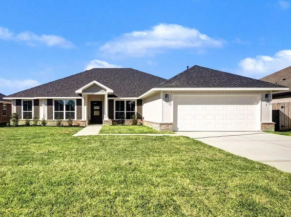 2 Keystone Ct, Angleton, TX 77515
