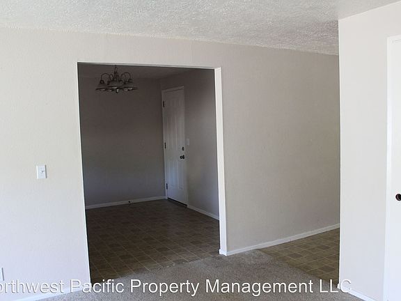 4th image of 4865 Buffalo Dr SE