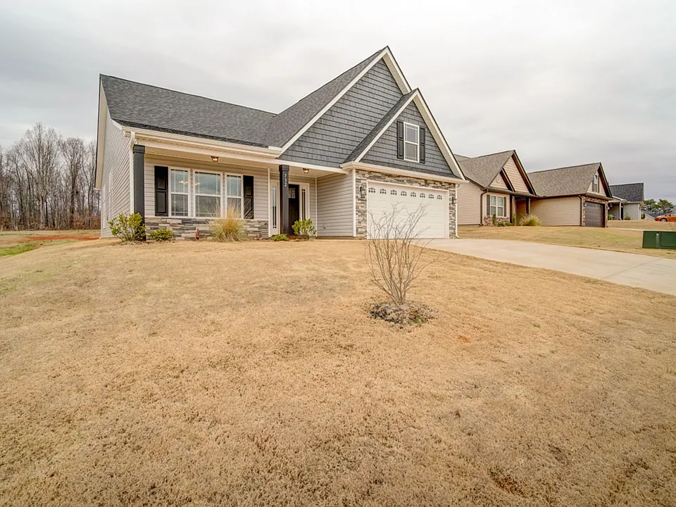 732 Shelburne Ln