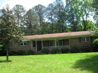 1530 Glendale Dr NE, Dalton, GA 30721