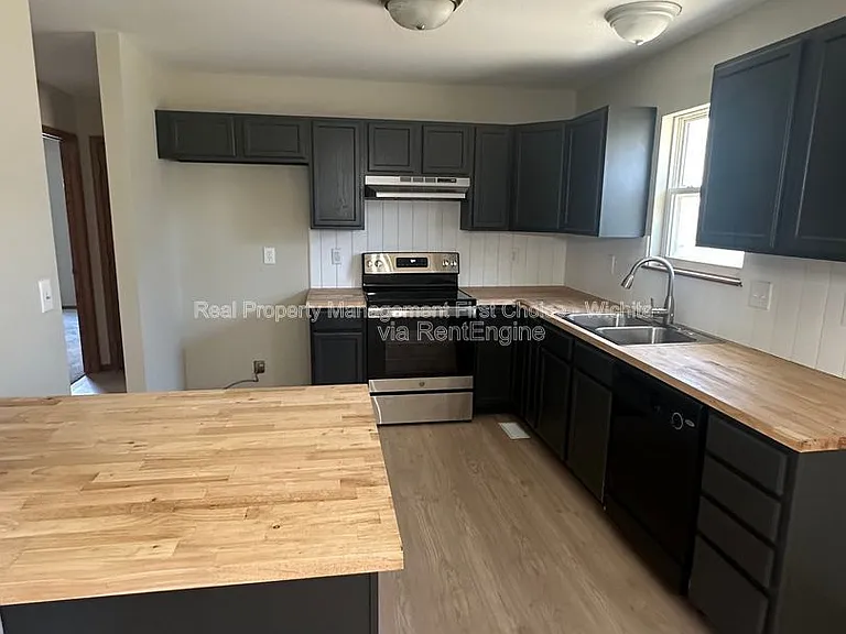 1450 N Green St — Photo 7