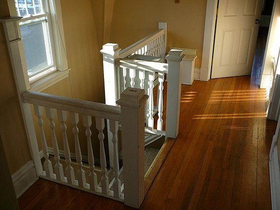 5th image of 1698 Taylor Ave