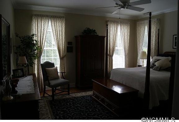 3rd image of 145 Dawn Mist Ct