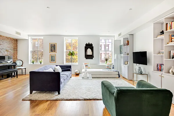 Sold by Compass | media 1