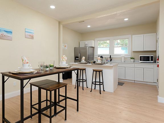 2nd image of 105 W 36th St #14249952