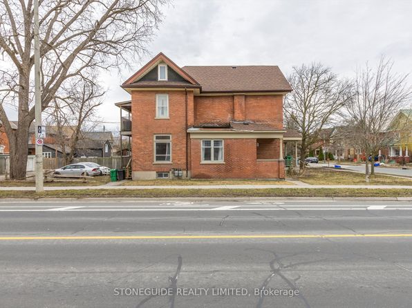 322 Pearl Ave #320, Peterborough, ON K9J 5G5