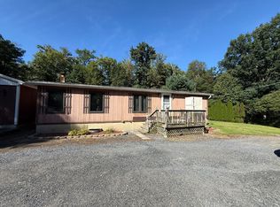 3240 Woodland Dr, Saylorsburg, PA 18353