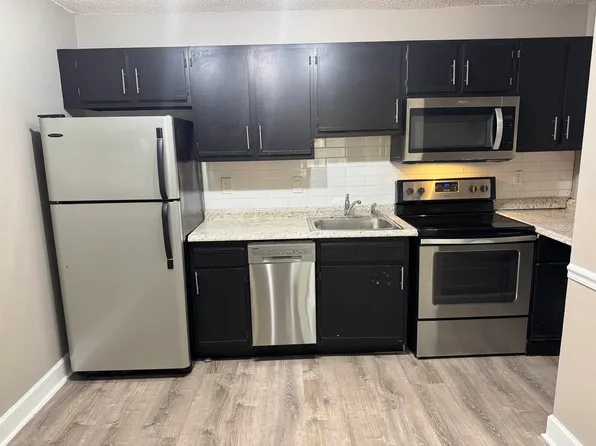403 Hayden Rd APT 211, Tallahassee, FL 32304
