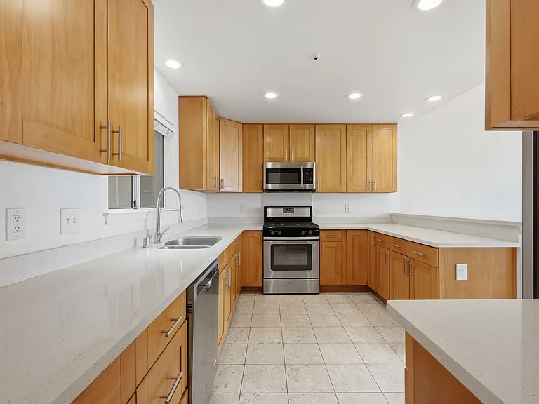 67 Wellington Ave — Photo 4