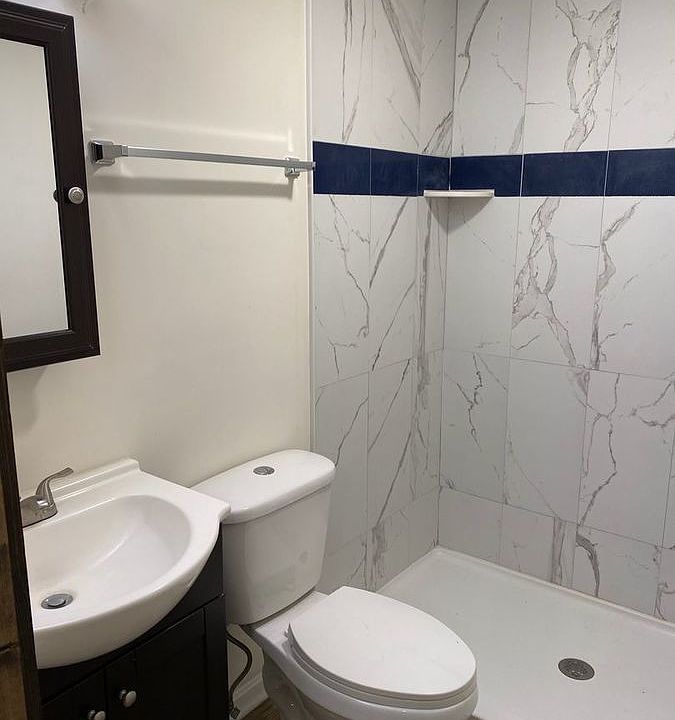 2nd image of 261 Lyndhurst Pl #11