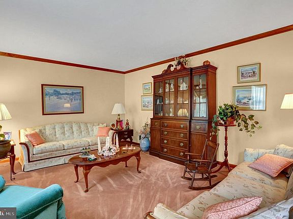 3rd image of 15 Estates Dr